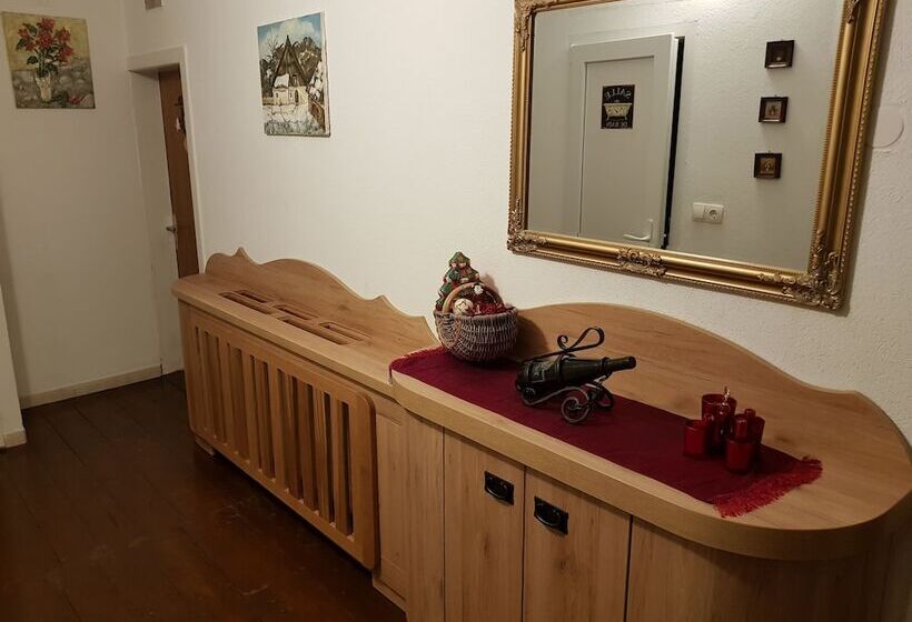 هاستل Mama's House