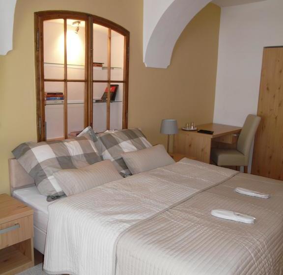 مبيت وإفطار Apartments And Suites Kremnica