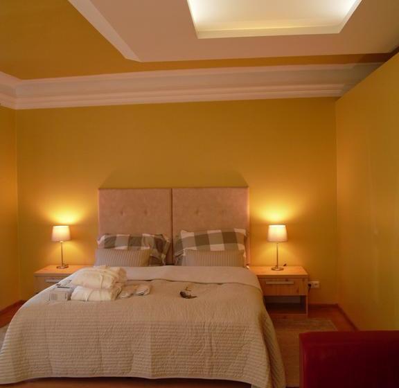 مبيت وإفطار Apartments And Suites Kremnica