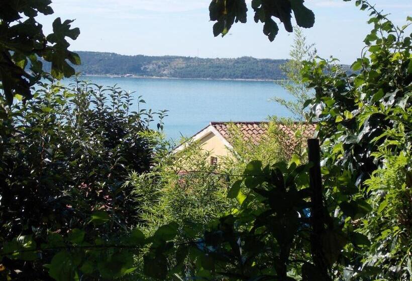 Bed and Breakfast Apartments & Rooms Karmen