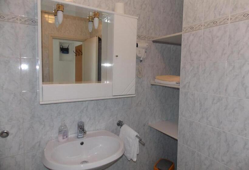 Bed and Breakfast Apartments & Rooms Karmen