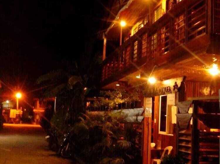 تختخواب و صبحانه Balay Paragua