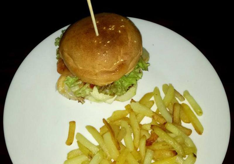 تختخواب و صبحانه Bugoy Bikers Hostel