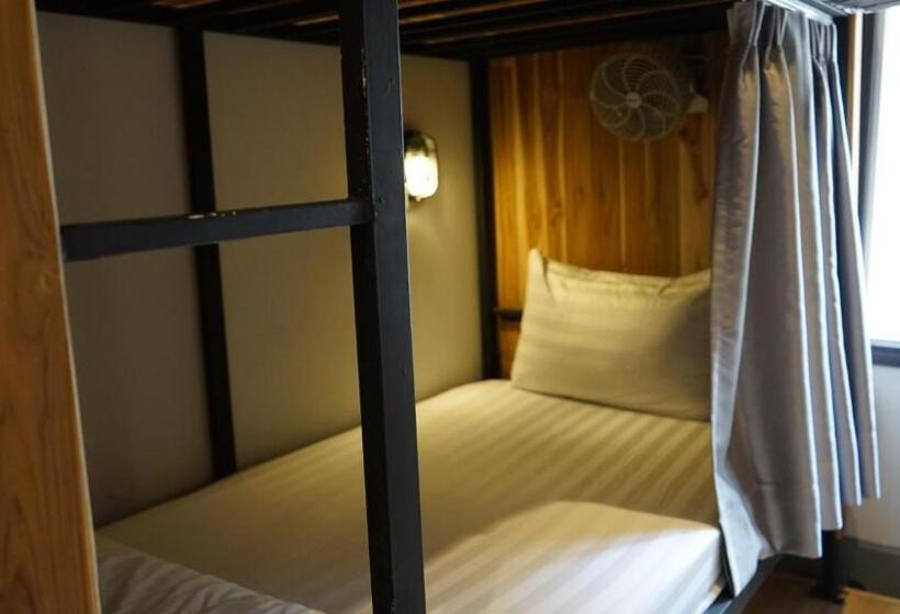 Bed and Breakfast Downtown Hostel