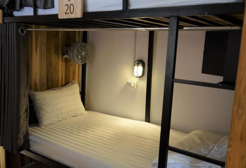 צימר Downtown Hostel