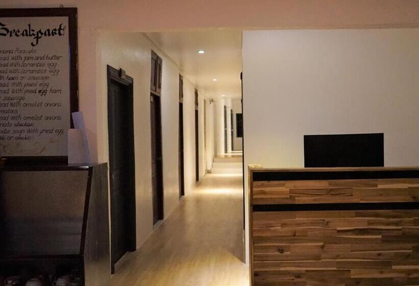 צימר Downtown Hostel