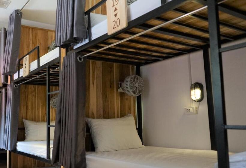 צימר Downtown Hostel