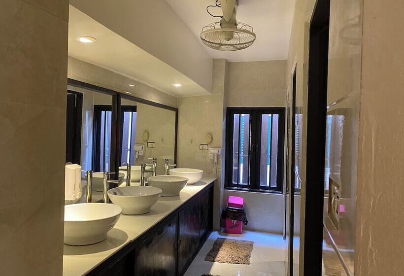 צימר Downtown Hostel