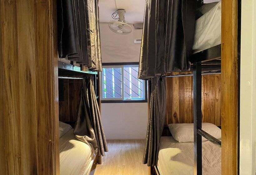 צימר Downtown Hostel