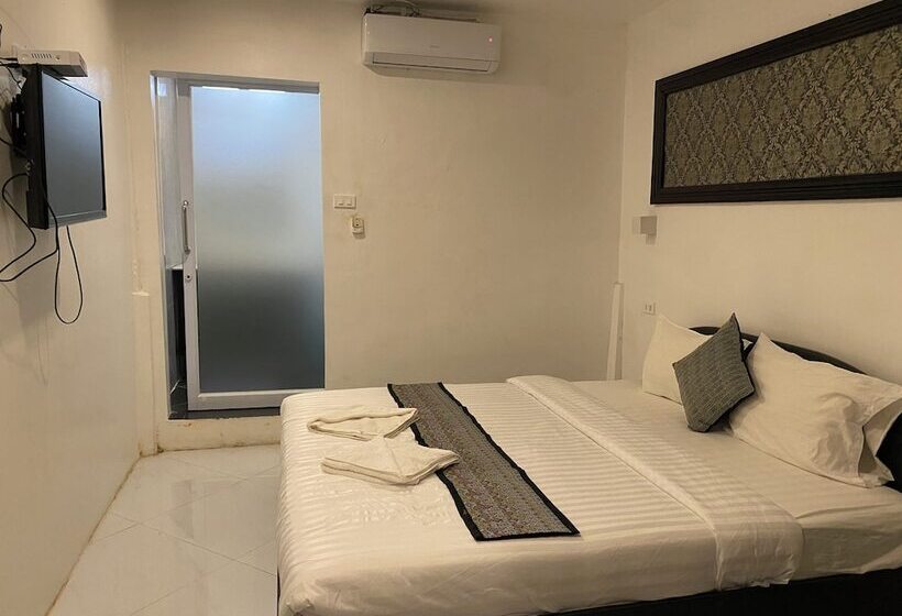 צימר Downtown Hostel