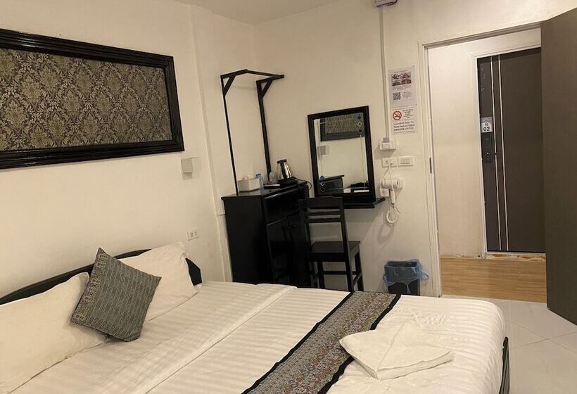 Bed and Breakfast Downtown Hostel