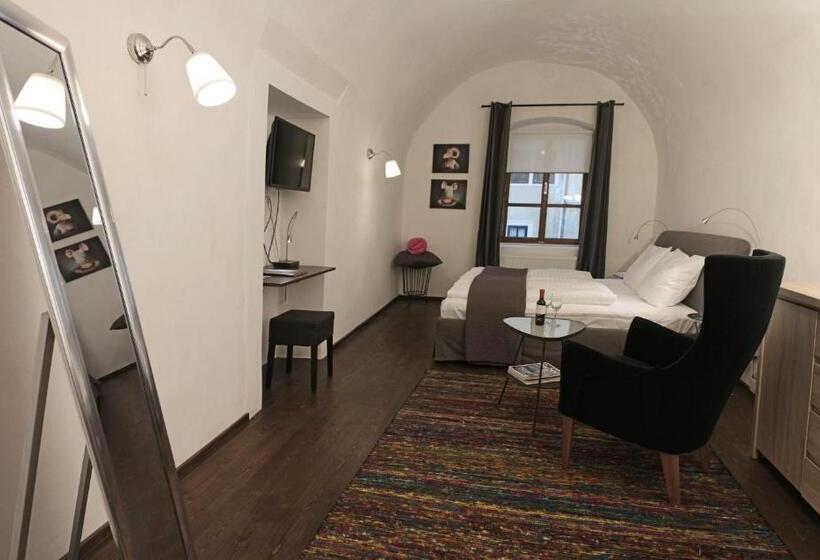 مبيت وإفطار Gavalier Design Rooms