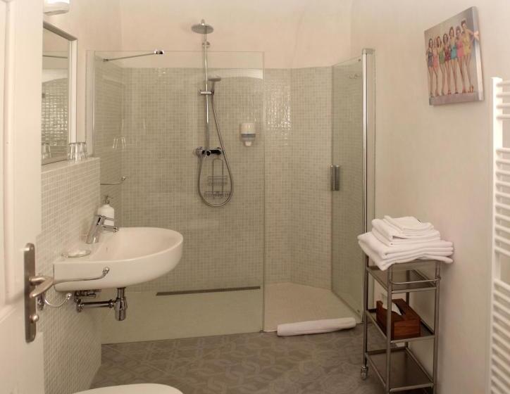 مبيت وإفطار Gavalier Design Rooms