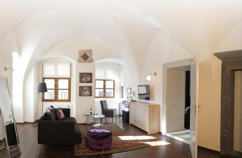 مبيت وإفطار Gavalier Design Rooms