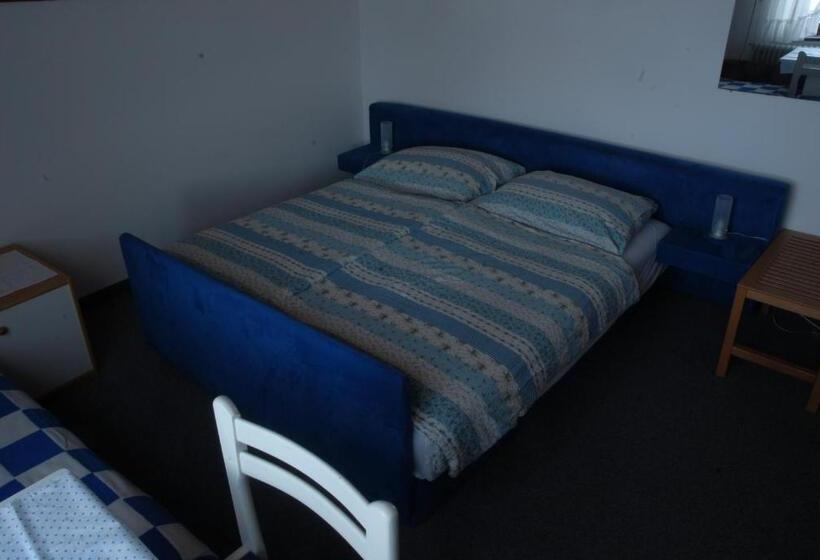 تختخواب و صبحانه Guest Accomodation škerlak