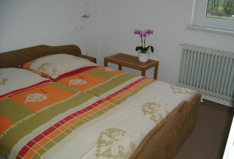 تختخواب و صبحانه Guest Accomodation škerlak