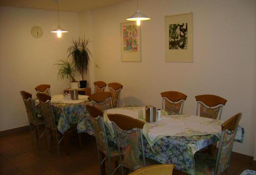 تختخواب و صبحانه Guest Accomodation škerlak