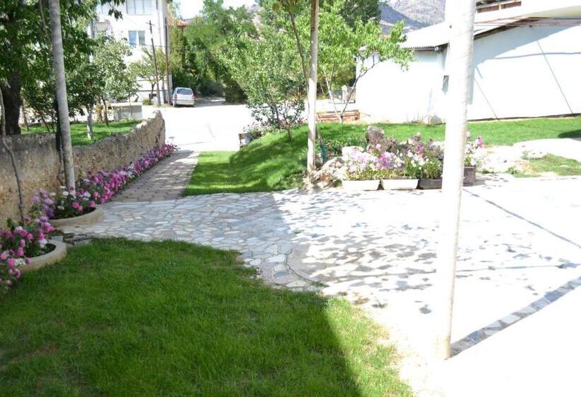 تختخواب و صبحانه Honey Home By Kostoski Inn