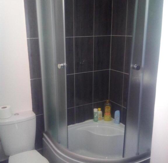 تختخواب و صبحانه Honey Home By Kostoski Inn