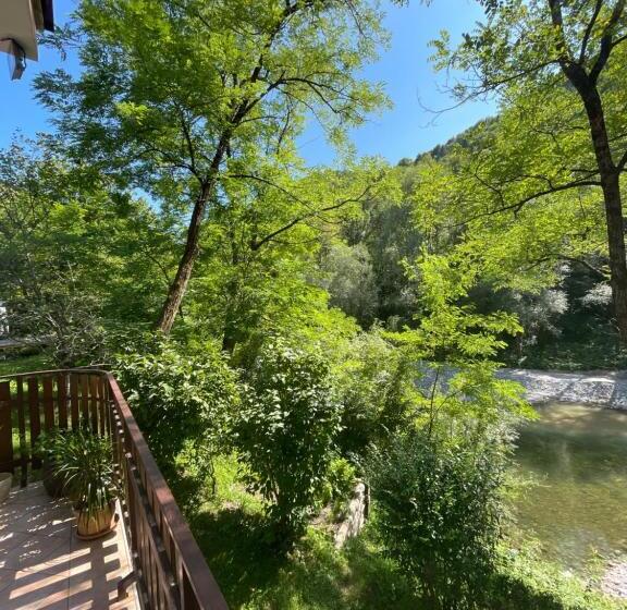 تختخواب و صبحانه Okrepčevalnica Kurn'k