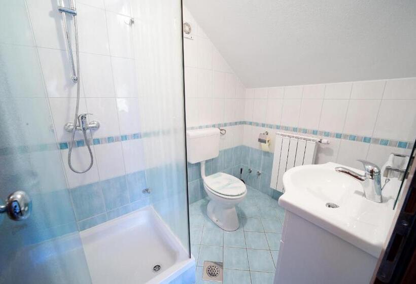 تختخواب و صبحانه Okrepčevalnica Kurn'k