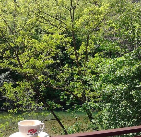 تختخواب و صبحانه Okrepčevalnica Kurn'k