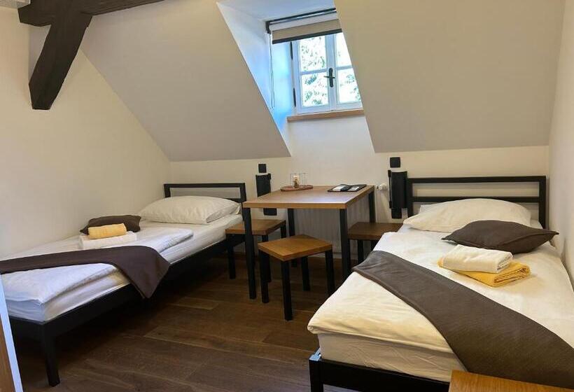 تختخواب و صبحانه Old Parish House