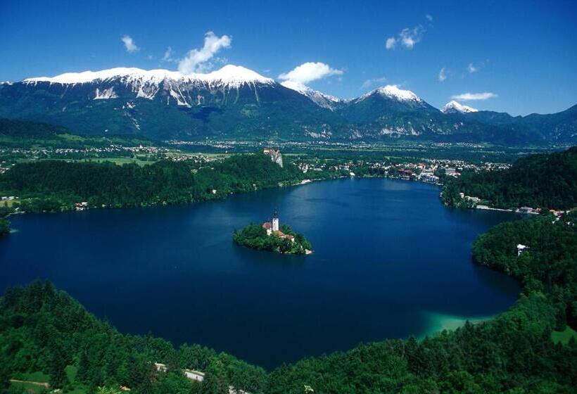 تختخواب و صبحانه Old Parish House