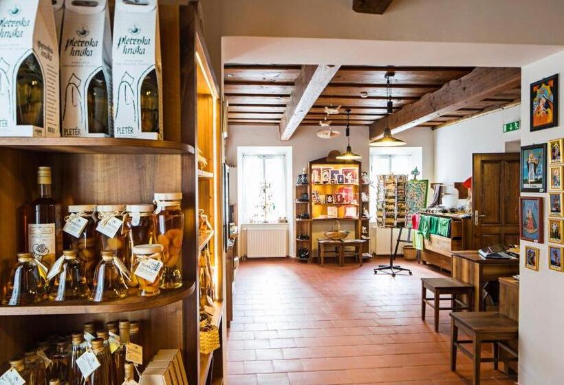 تختخواب و صبحانه Old Parish House