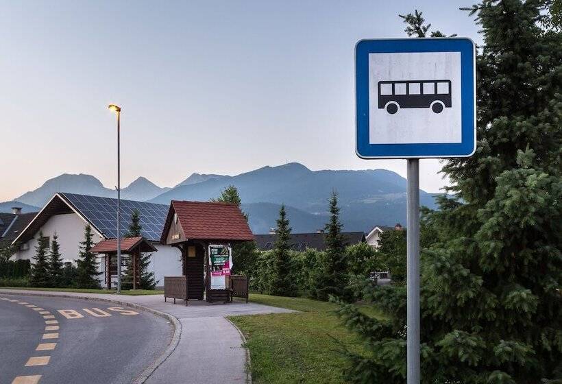 تختخواب و صبحانه Rooms & Apartments Kepic, Airport Accomodation