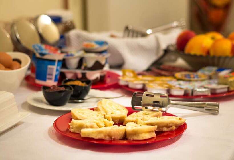 تختخواب و صبحانه Rooms & Apartments Kepic, Airport Accomodation