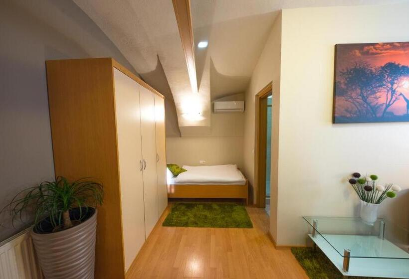 تختخواب و صبحانه Rooms & Apartments Kepic, Airport Accomodation