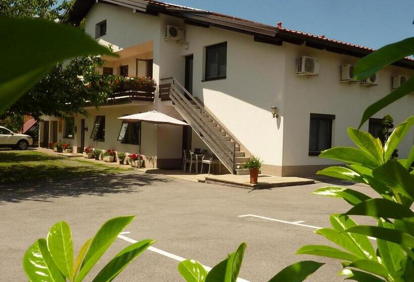 تختخواب و صبحانه Rooms Gril