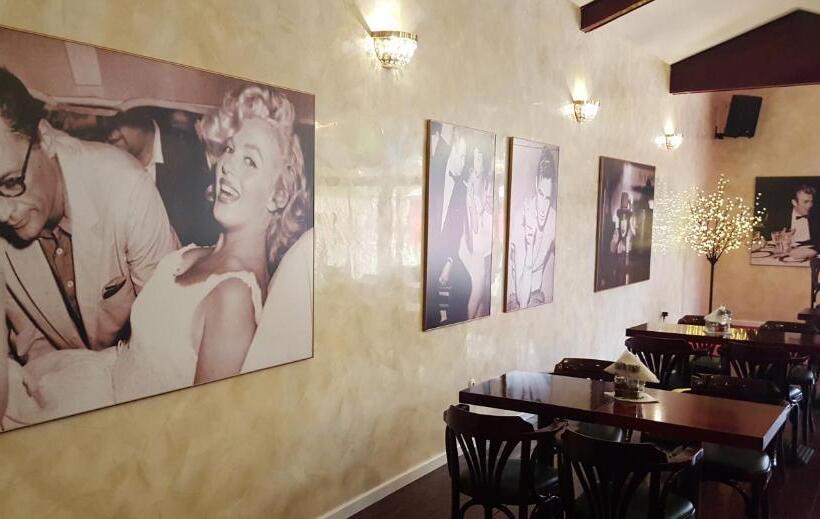 Casino Motel Senator