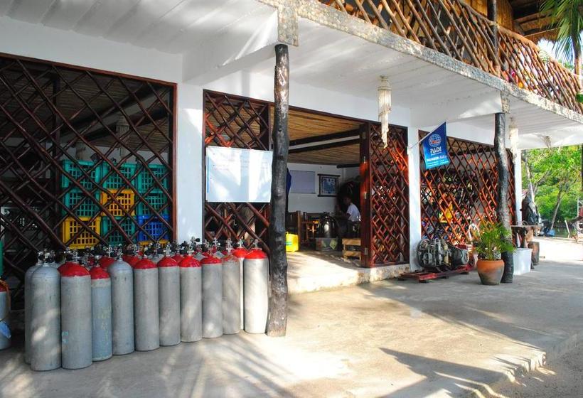 Coral Bay Beach And Dive Resort