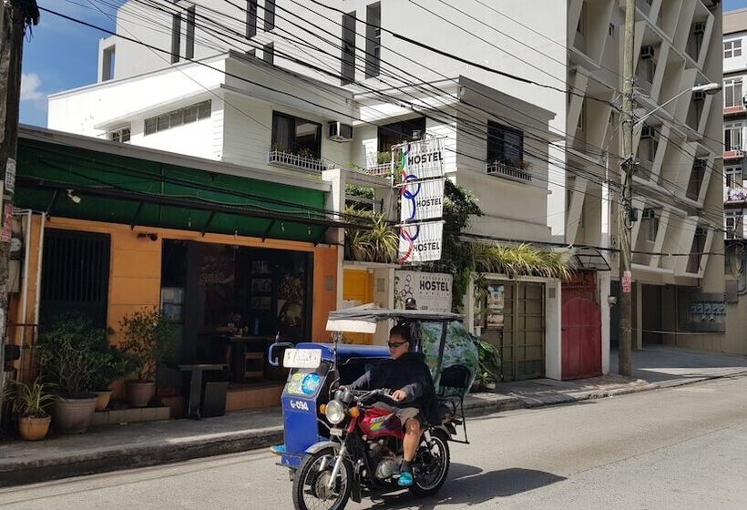 Crossroads Hostel Manila