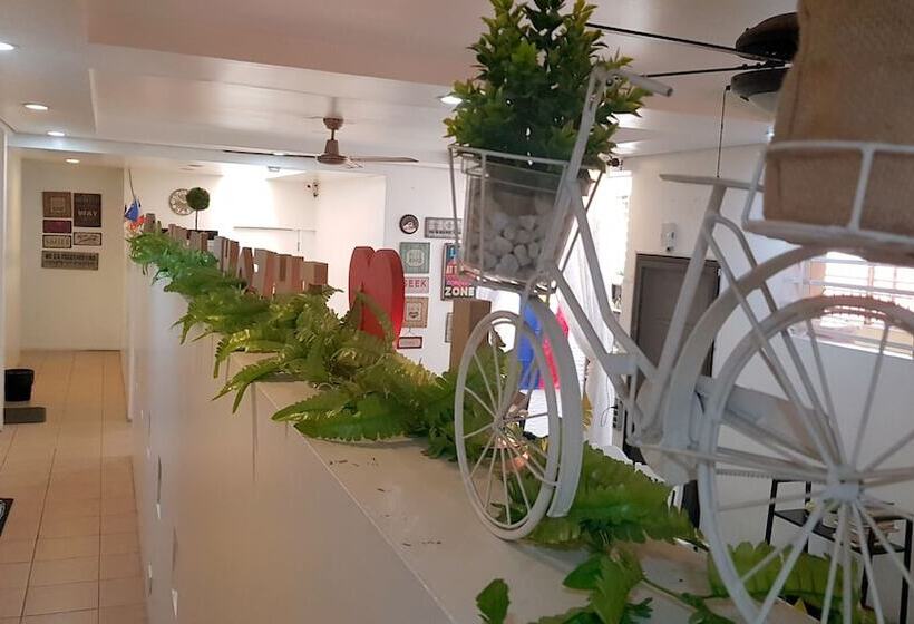 Crossroads Hostel Manila