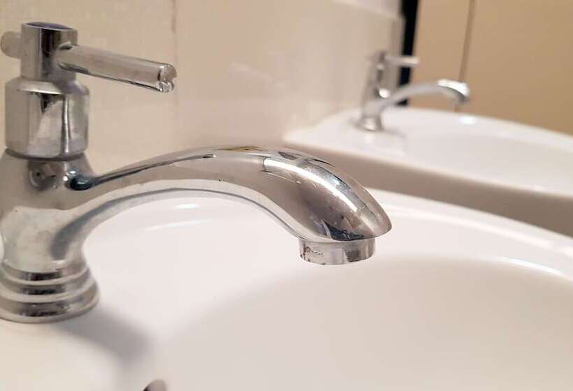 Crossroads Hostel Manila