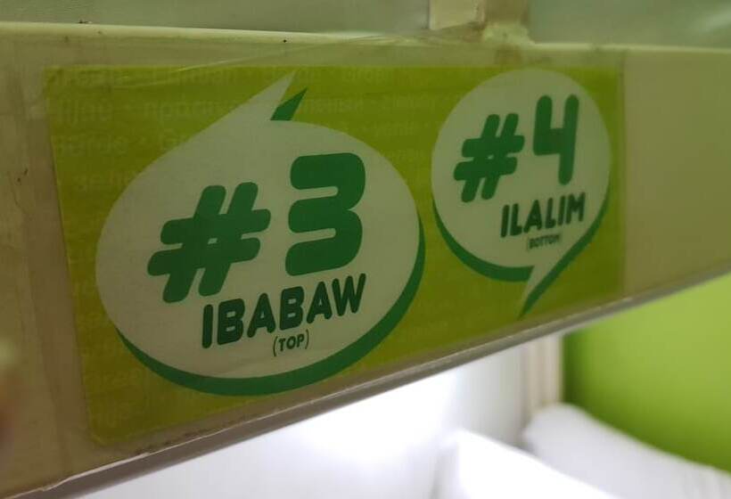 Crossroads Hostel Manila