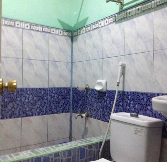 Dhayne Bed And Breakfast  Hostel