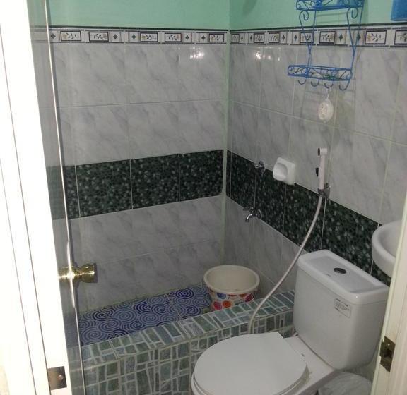 Dhayne Bed And Breakfast  Hostel