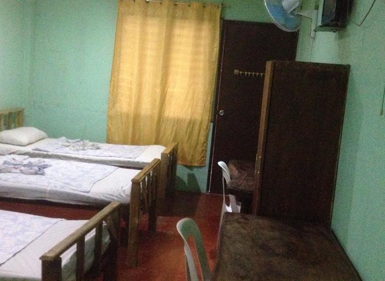 Dhayne Bed And Breakfast  Hostel