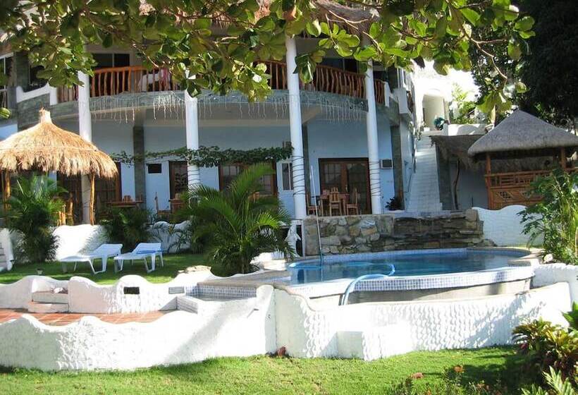 Dolphinbay Beachfront & Dive Resort