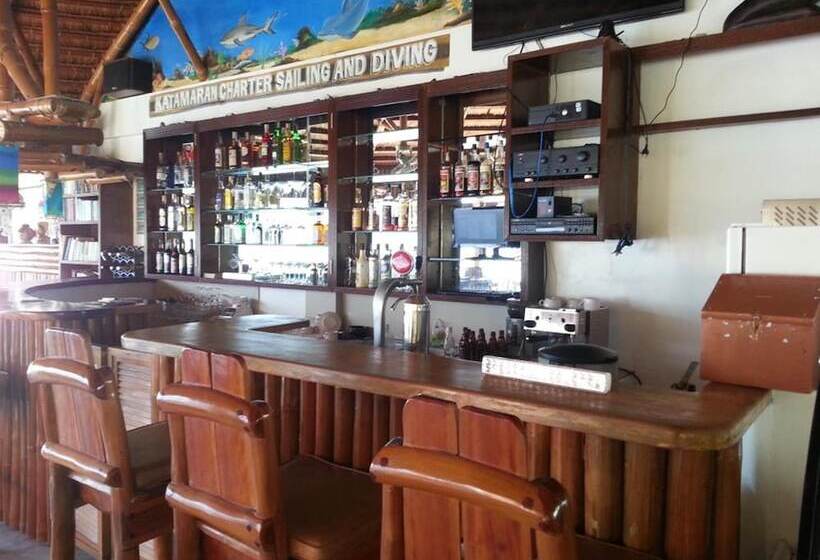 Dolphinbay Beachfront & Dive Resort