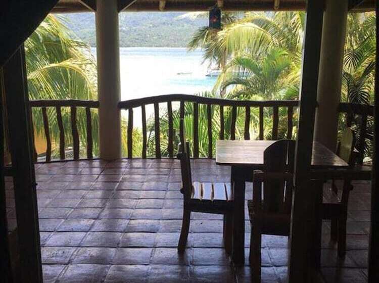 Dolphinbay Beachfront & Dive Resort