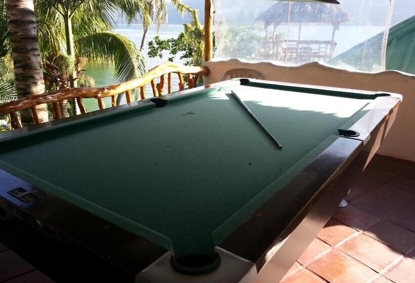 Dolphinbay Beachfront & Dive Resort