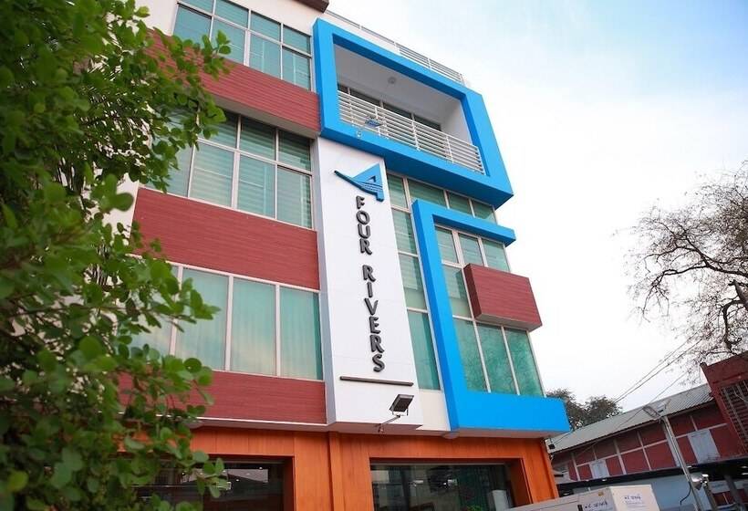 Four Rivers B&b Mandalay   Hostel