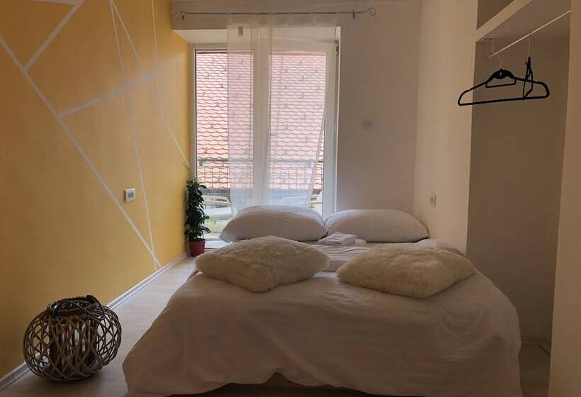 Hostel Sleeping Beauty