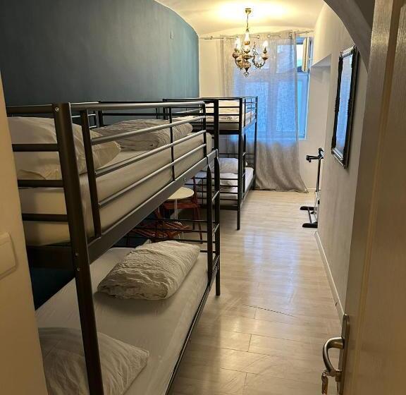 Hostel Sleeping Beauty