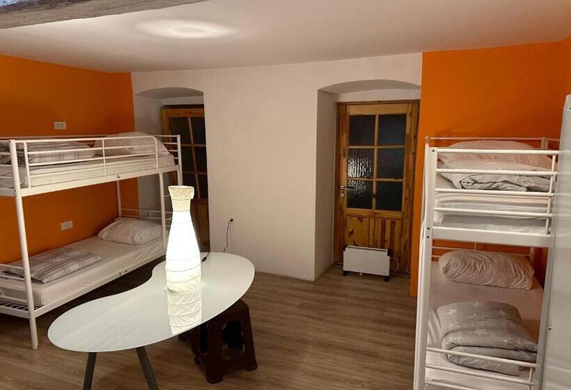 Hostel Sleeping Beauty